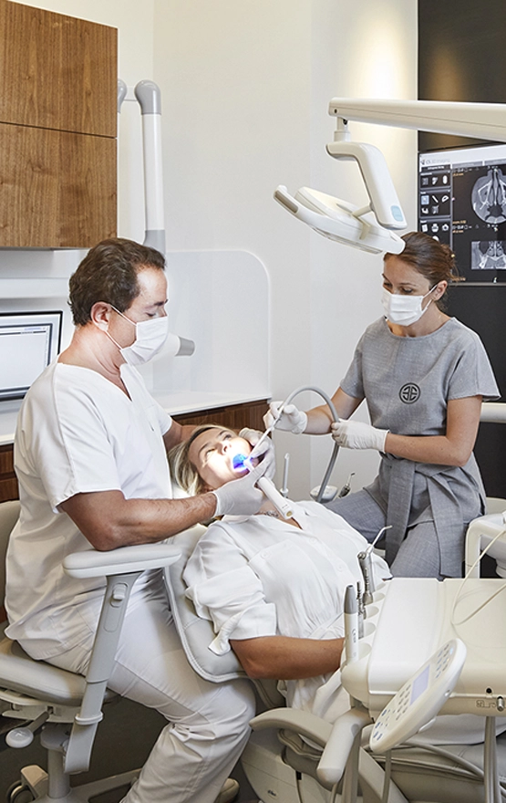 Dental clinic equipment in Paris 16th