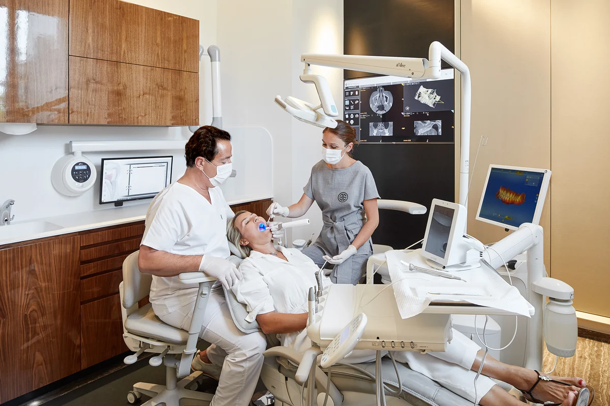 Traitement au laser réalisé au cabinet Elone Clinic, Paris 16e